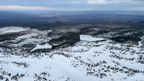 Helikopterflug-über-Zentral-Oregon-Im-Winter