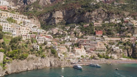 positano es la costa de amalfi, en italia.