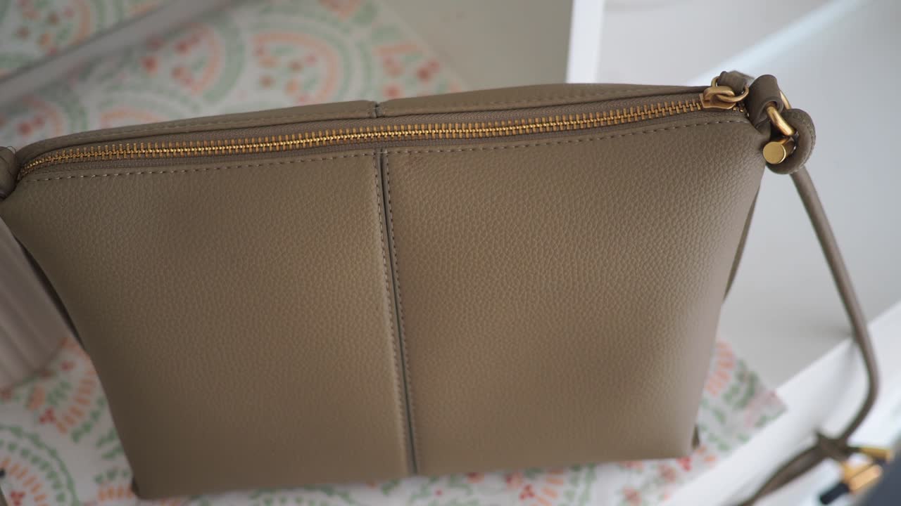 Borsa incrociata in pelle beige