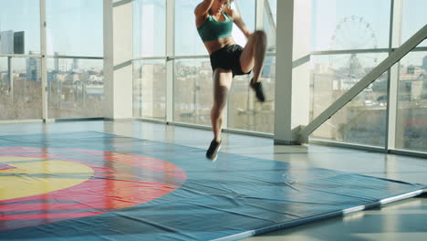 sesión de entrenamiento de boxeo femenino