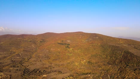 paisaje de montaña de otoño
