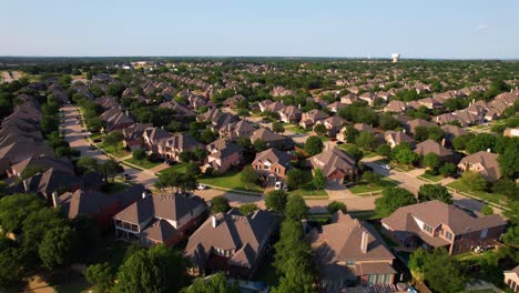 Luftaufnahmen-Eines-Viertels-In-Flower-Mound,-Texas