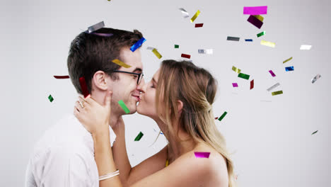 Glückliches-Paar-Küsst-Zeitlupen-Hochzeitsfotoautomatenserie