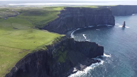 Ireland-Cliffs-Of-Moher,-from-the-blue-of-the-sea-to-the-green-land