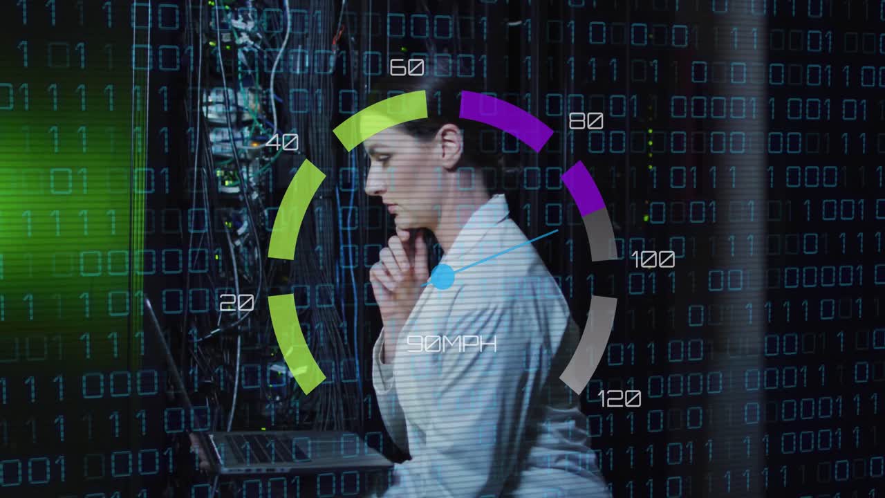 animación de procesamiento de datos sobre mujer caucásica usando sala de servidor de portátil