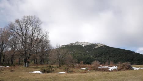 Mountain-peak-seen-from-the-way-up