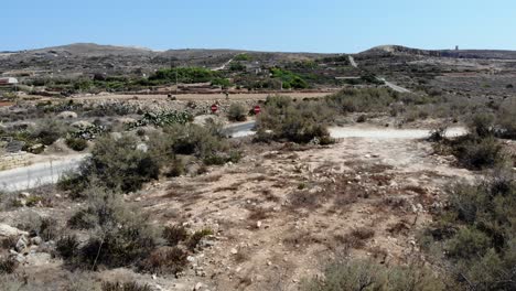 Vista-Aérea-De-Las-Zonas-Afectadas-Por-La-Escasez-De-Agua-Cerca-De-La-Aldea-Popeye-En-Malta