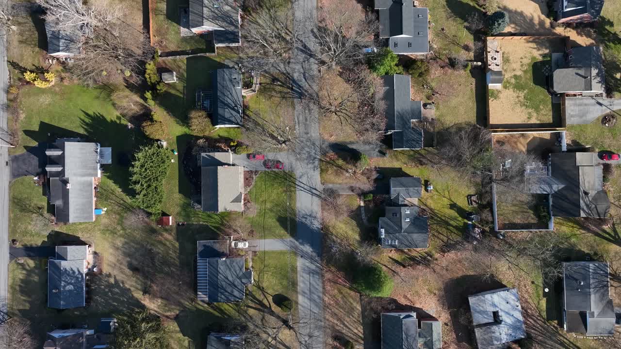 펜실베이니아 시골 지역의 집을 가진 미국 인구