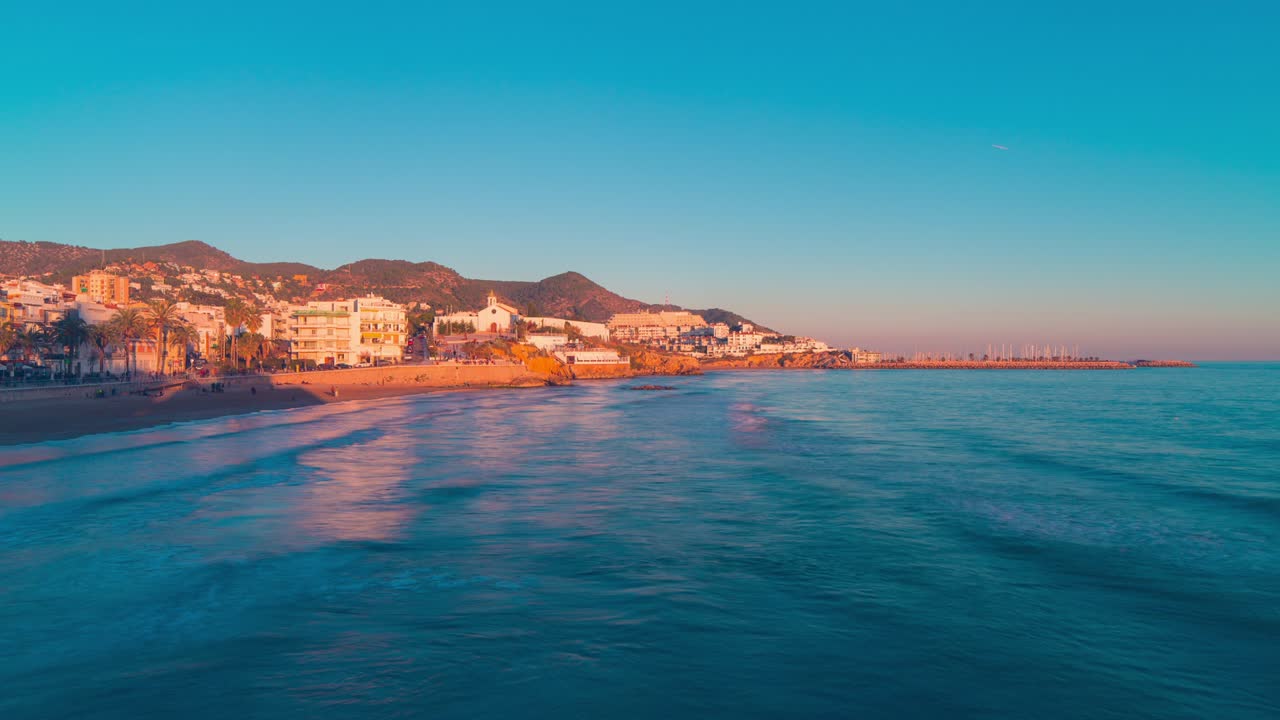 españa puesta de sol sitges mar mediterráneo panorámico 4k lapso de tiempo