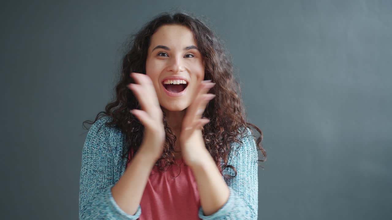 retrato de una mujer feliz