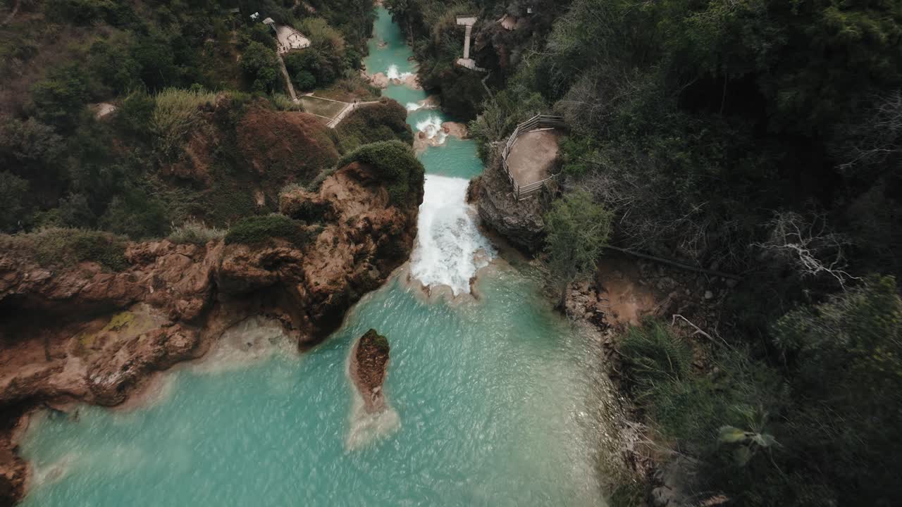 el chiflon, la cascada velo de novia en chiapas, méxico