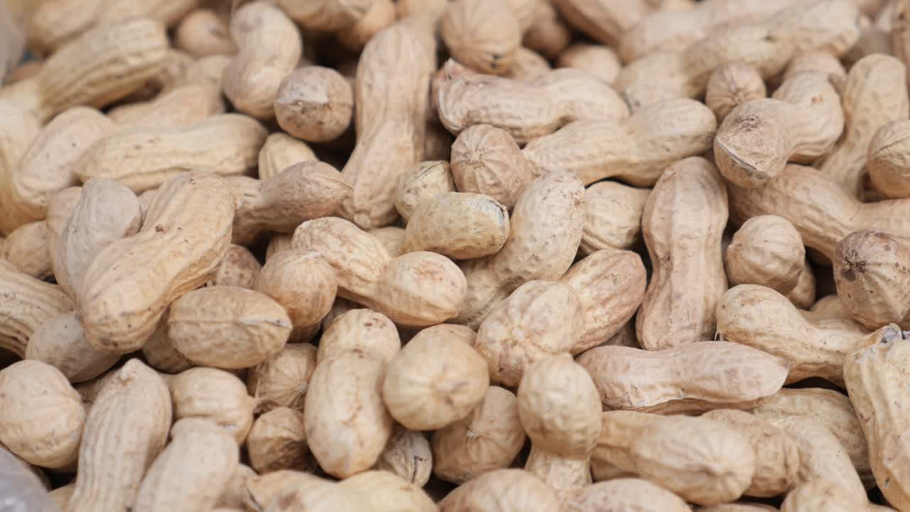 のピーナッツの積み重ね