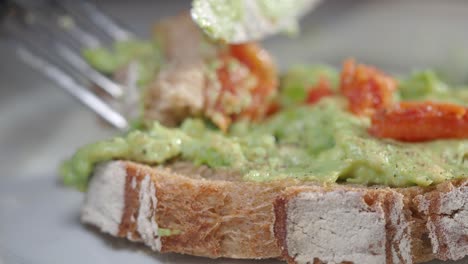 avocado toast with tomato