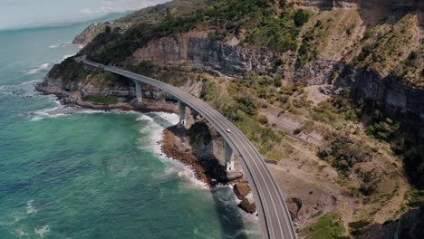 puente del acantilado del mar en un día soleado en nueva gales del sur, australia