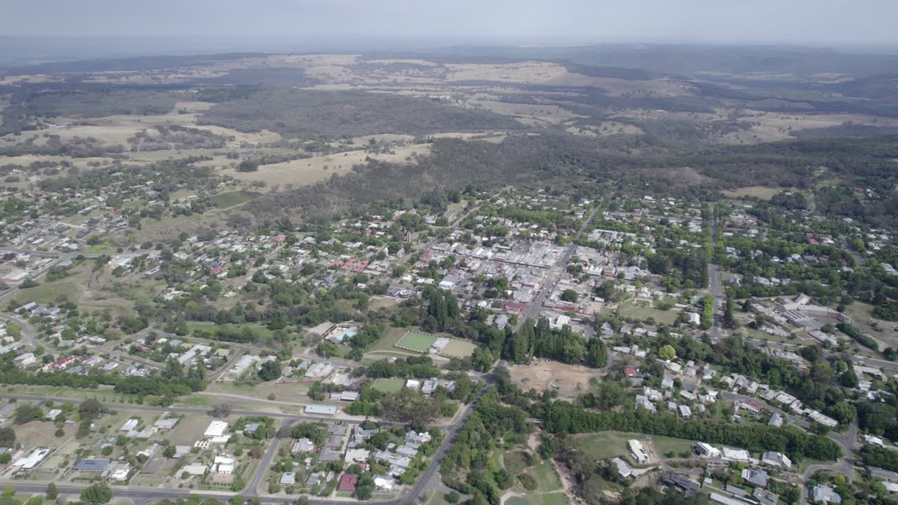 vista aérea de beechworth, una ciudad histórica bien conservada en victoria, australia