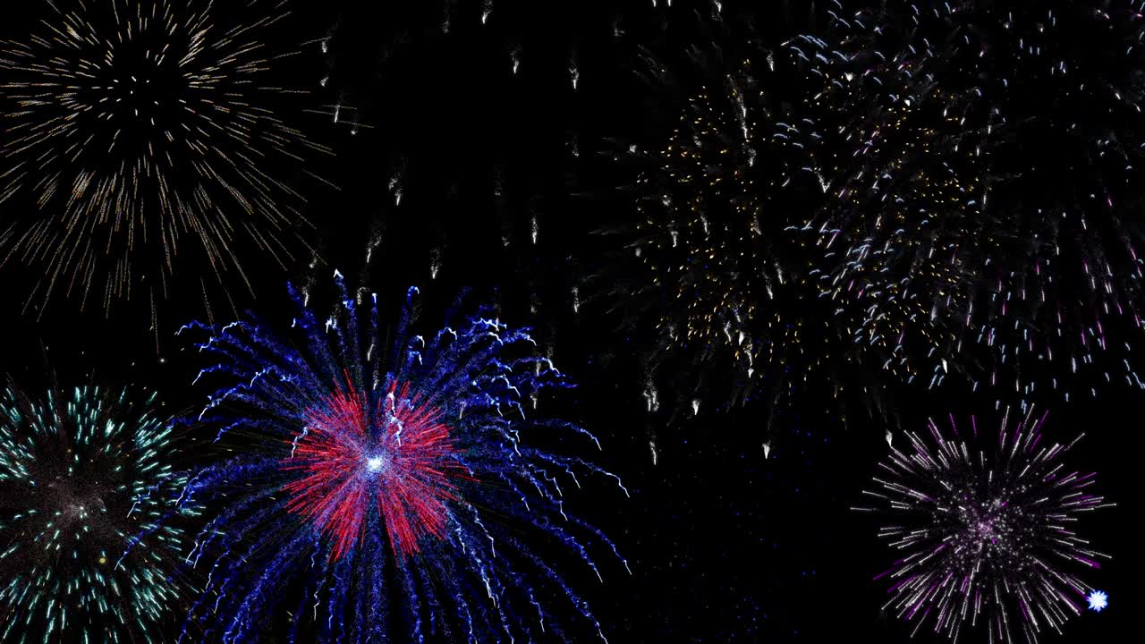 fuegos artificiales coloridos en el cielo nocturno