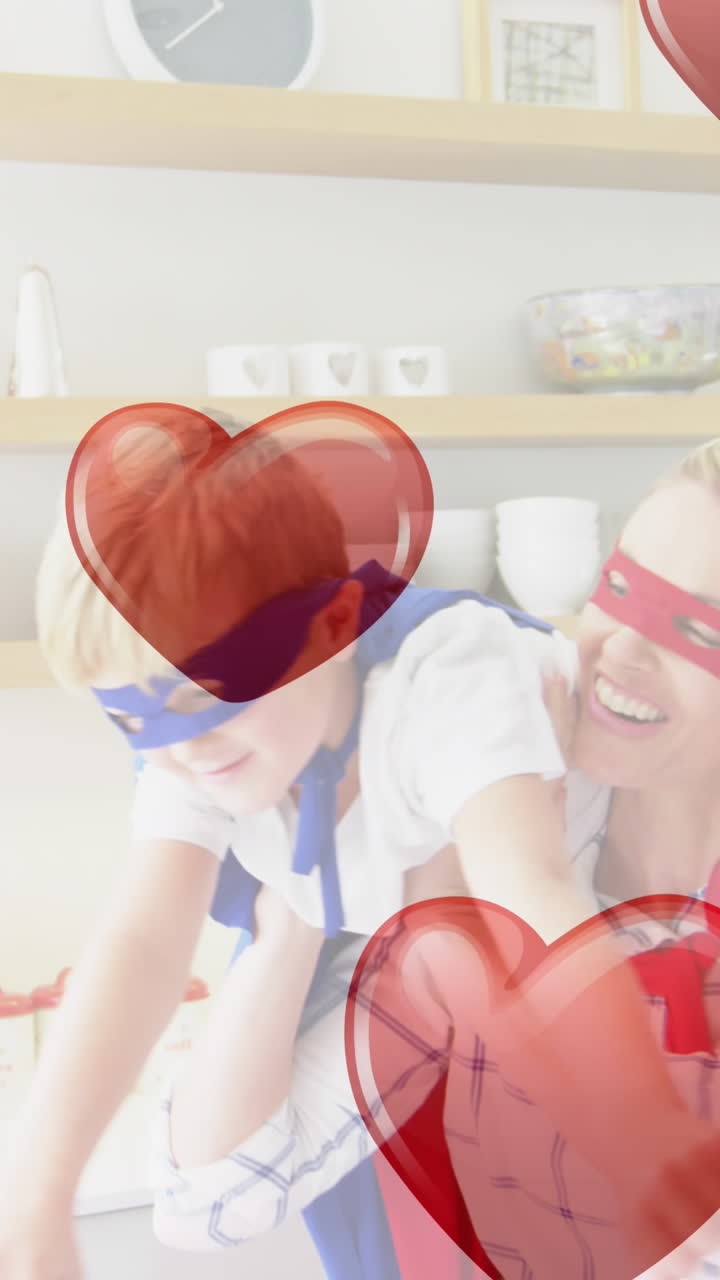 백인 여성과 그녀의 아들이 부 ⁇ 에서 함께 놀고 있는 것을 보고 마음이 떨어지는 애니메이션