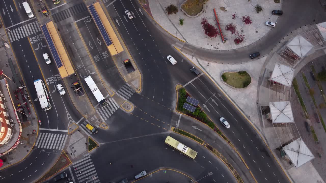 부에노스 아이레스 시내 차카리타 버스 정류장 교통