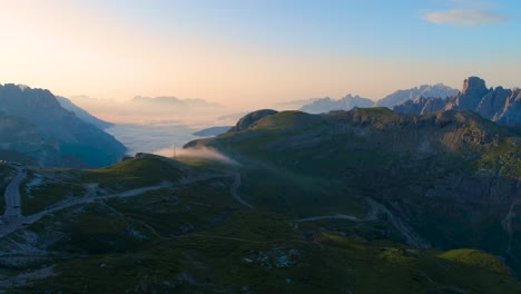 Parque-Natural-Nacional-Tre-Cime-En-Los-Alpes-Dolomitas.-Hermosa-Naturaleza-De-Italia.