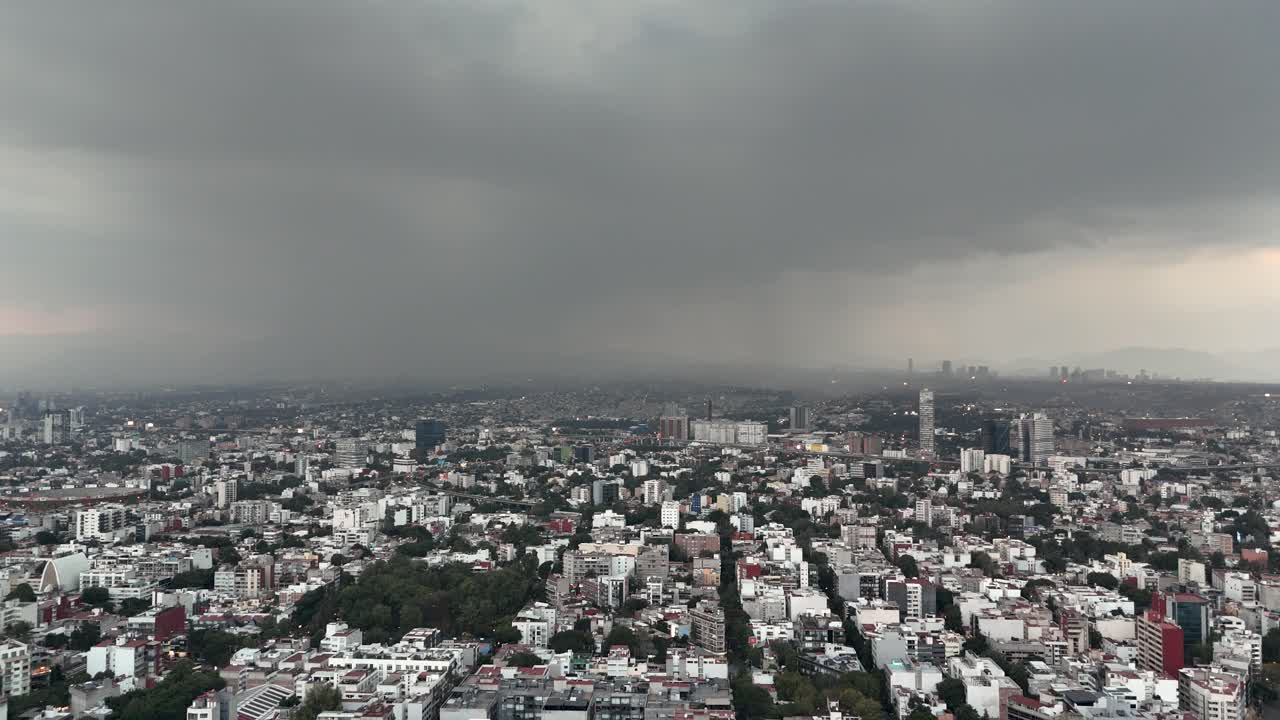 Drone captures stunning footage of storm clouds gathering over southern Mexico City