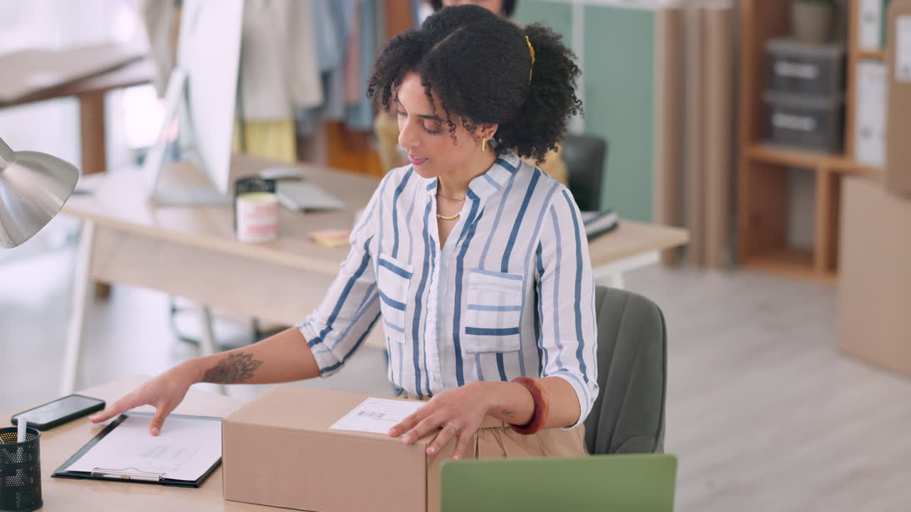 diseñador de moda, mujer y cajas para embalaje