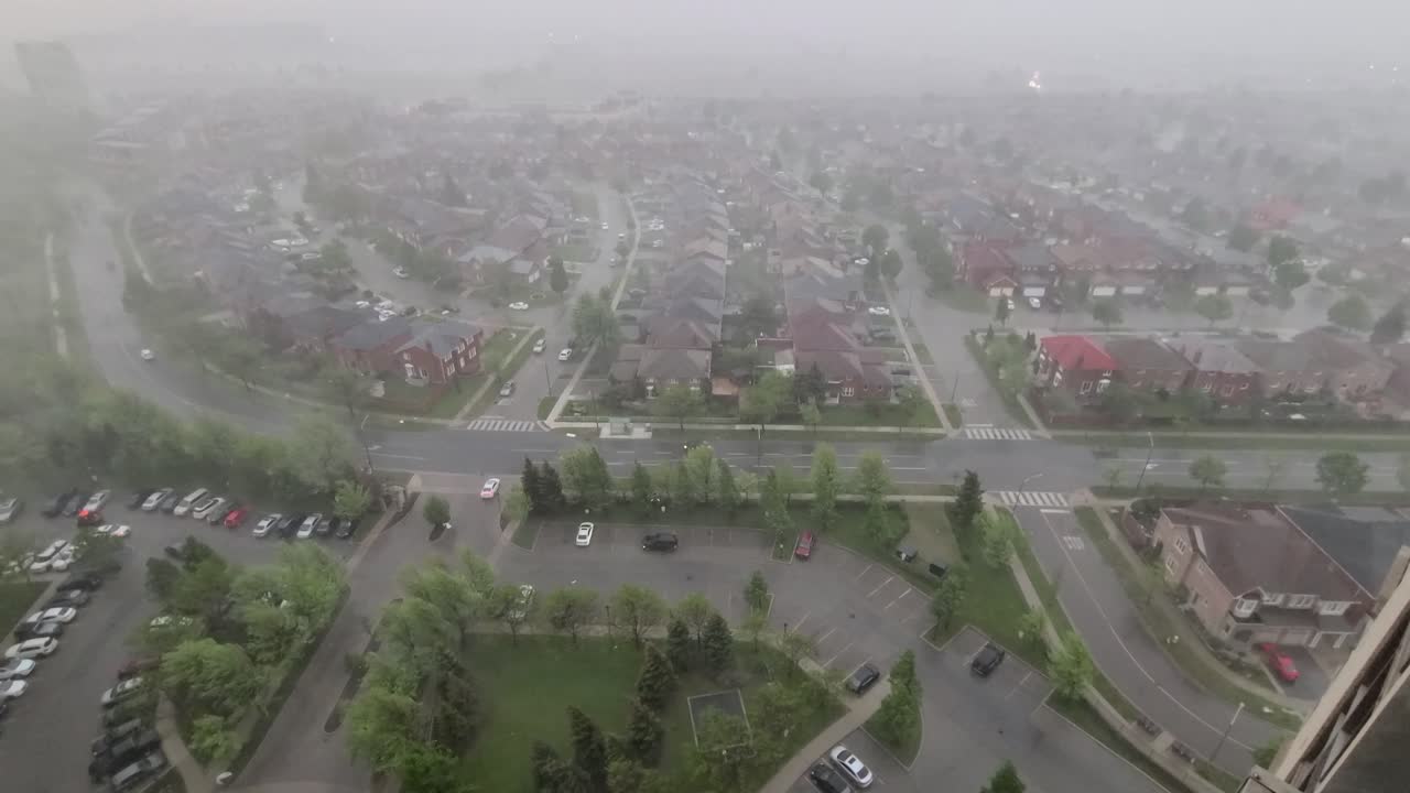 폭우 아래 토론토 동네
