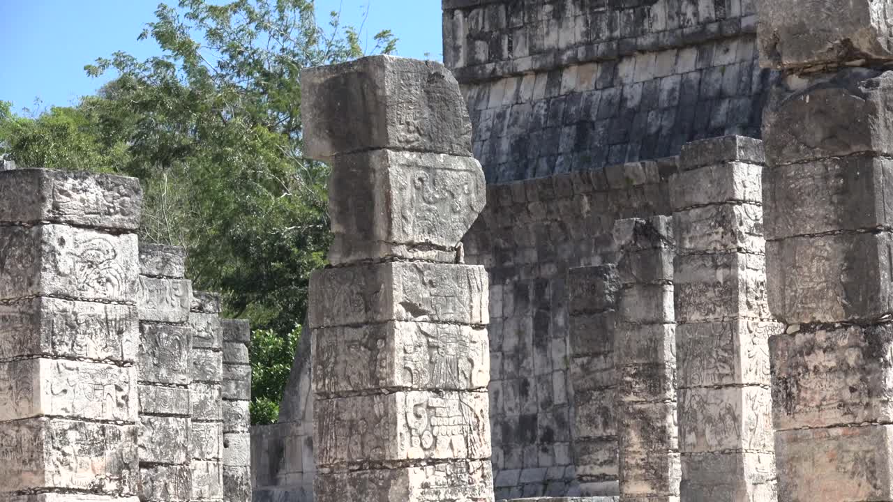 el templo de los guerreros de chichen itza pilar