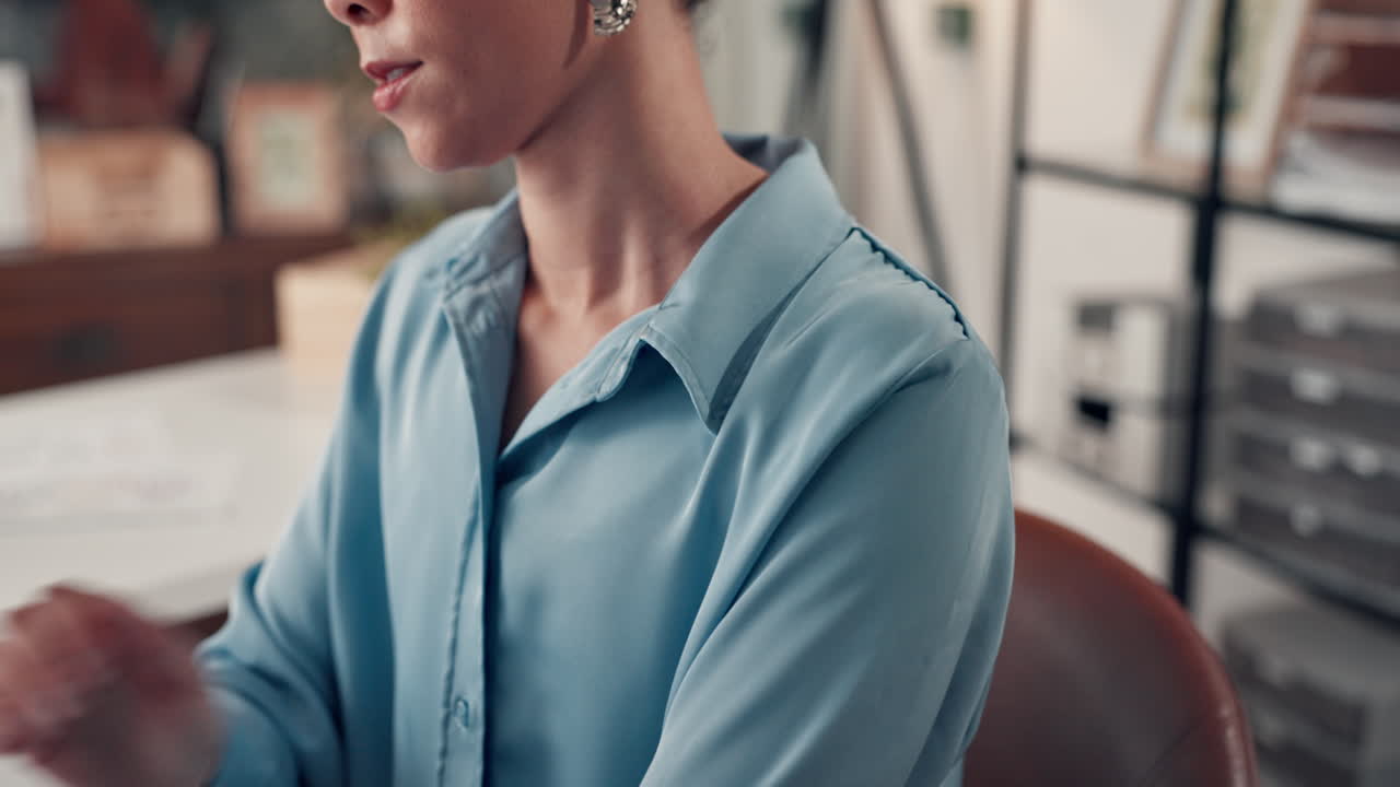 Woman with Shoulder Pain in Office