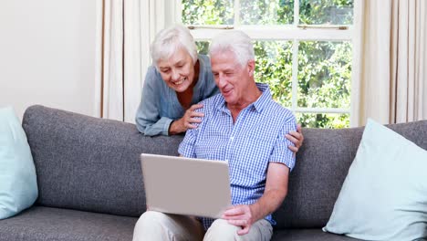 Senior-couple-on-laptop