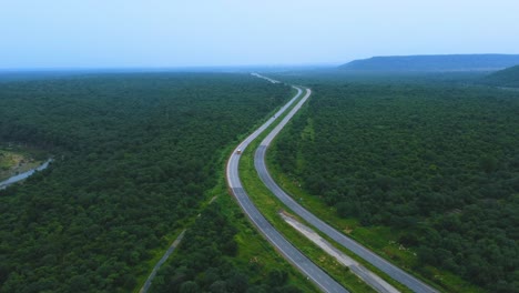 gwalior 的 tighra dam 的水庫和河流的空中無人機拍攝