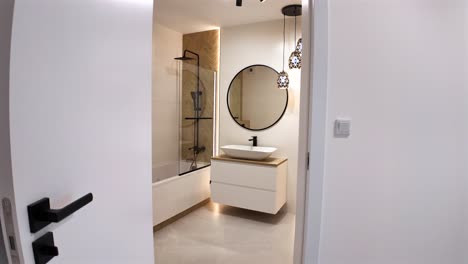 A-Modern-And-Luxury-Bathroom-With-White-Interior-And-Lights