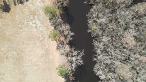 Eine-Luftaufnahme-Der-Gewundenen-Wasserwege-Von-Wilmington,-North-Carolina,-Von-Oben-Nach-Unten