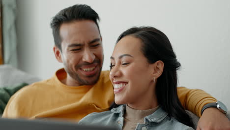 Happy-couple,-laptop-and-laugh-in-home-for-love