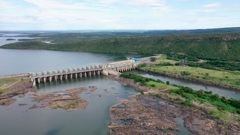 Aerial-view-of-hydroelectric-plant-in-the-Amazon-region,-Lajeado,-Tocantins,-Brazil