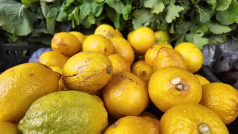 pile of lemons at a farmers market