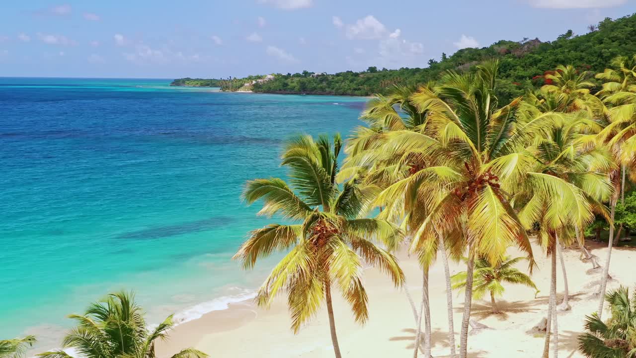 Tropisk och exotisk strand, Playa Colorada, i Dominikanska republiken