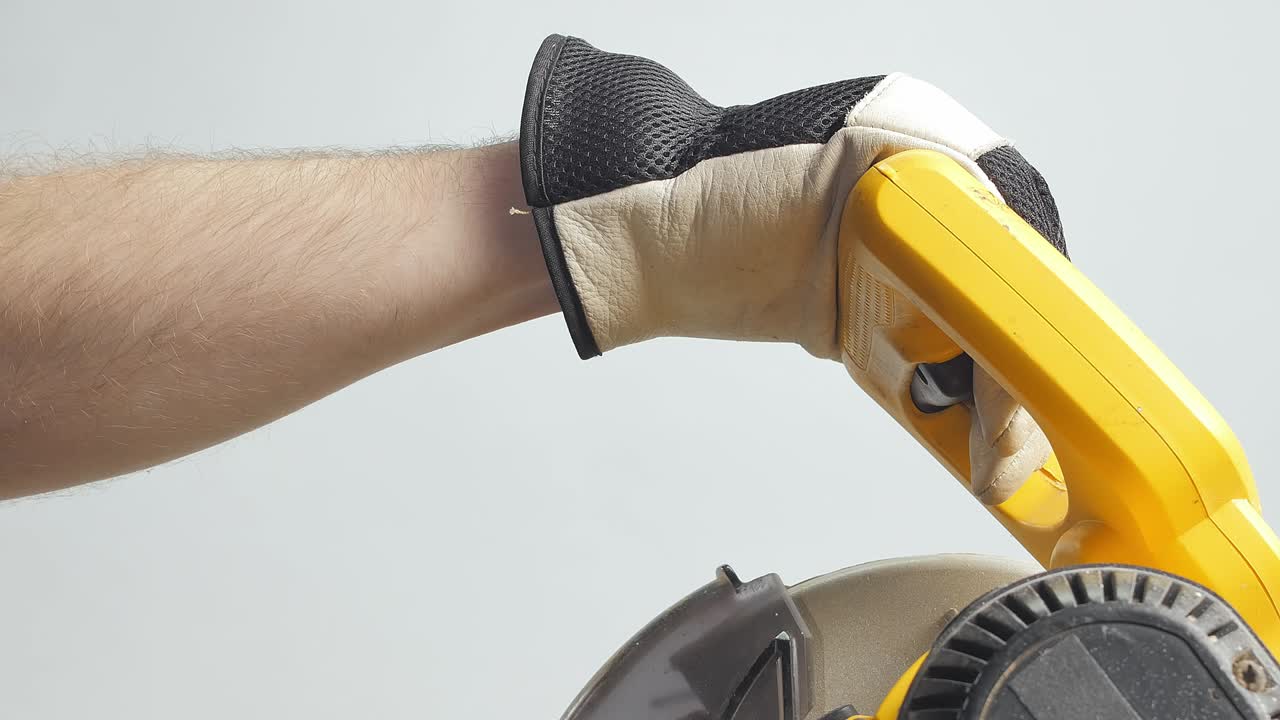 sierra para cortar madera