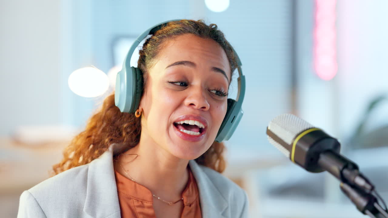 녹화 하는 동안 이야기 하는 즐거운  ⁇ 캐스터