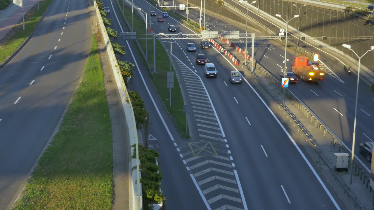 스피드웨이 4k의 확립된 샷