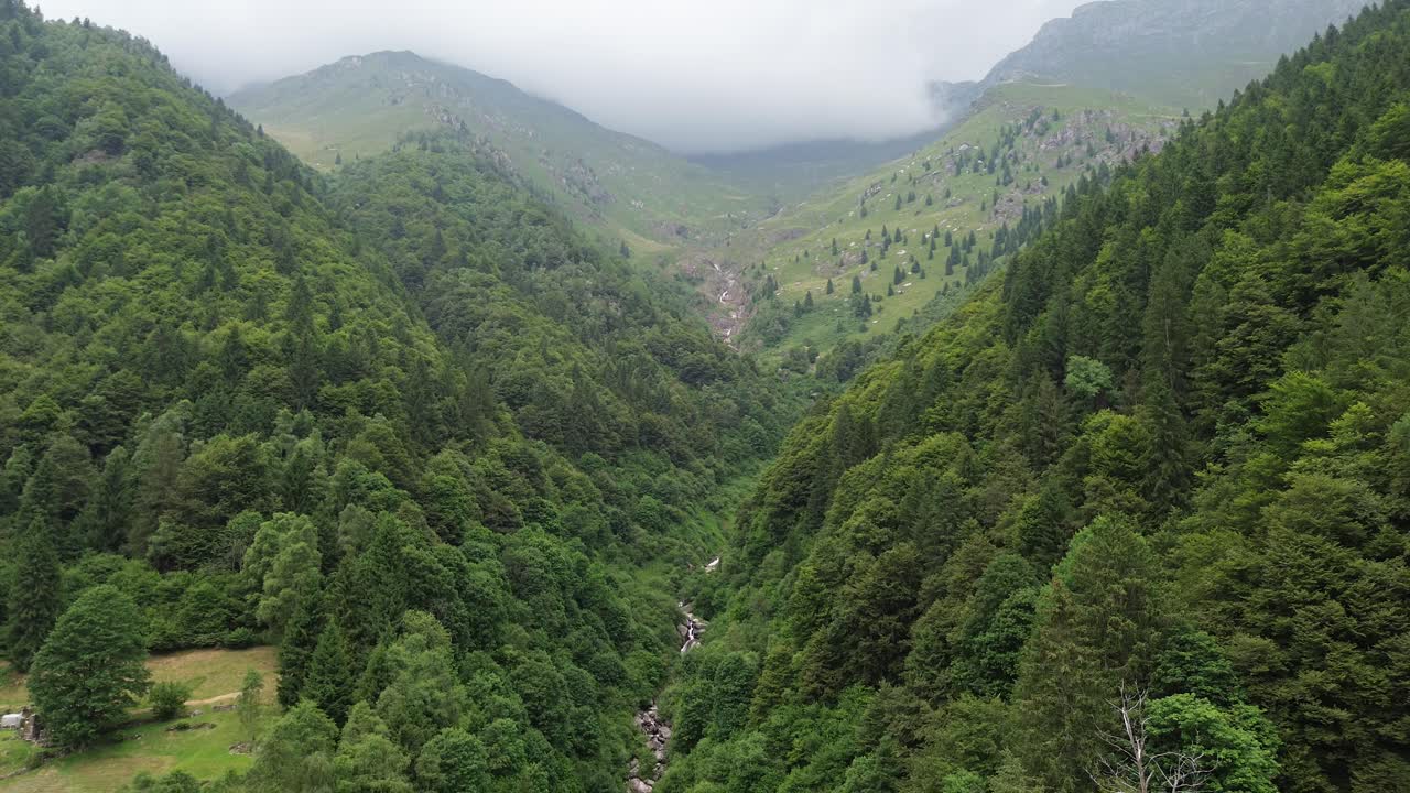 las casas de montaña de fiumenero son el destino invernal perfecto para divertirse 4