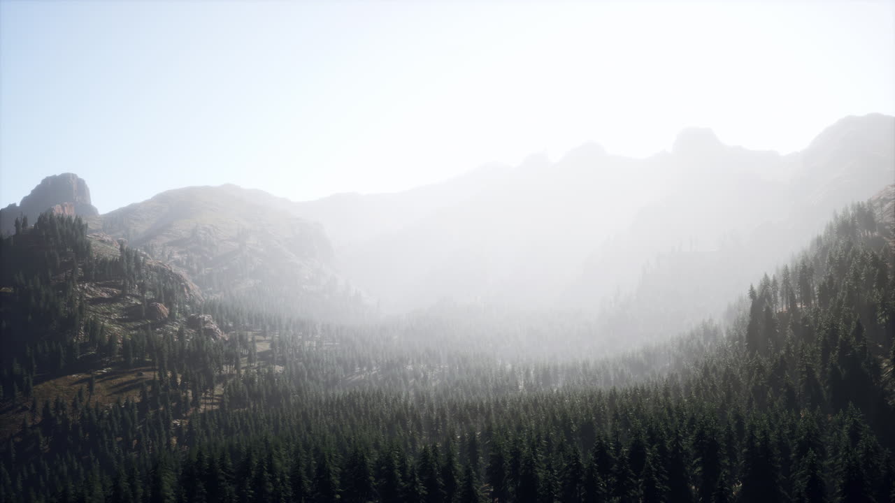 여름 에 캐나다 북부 의 놀라운 산 경치