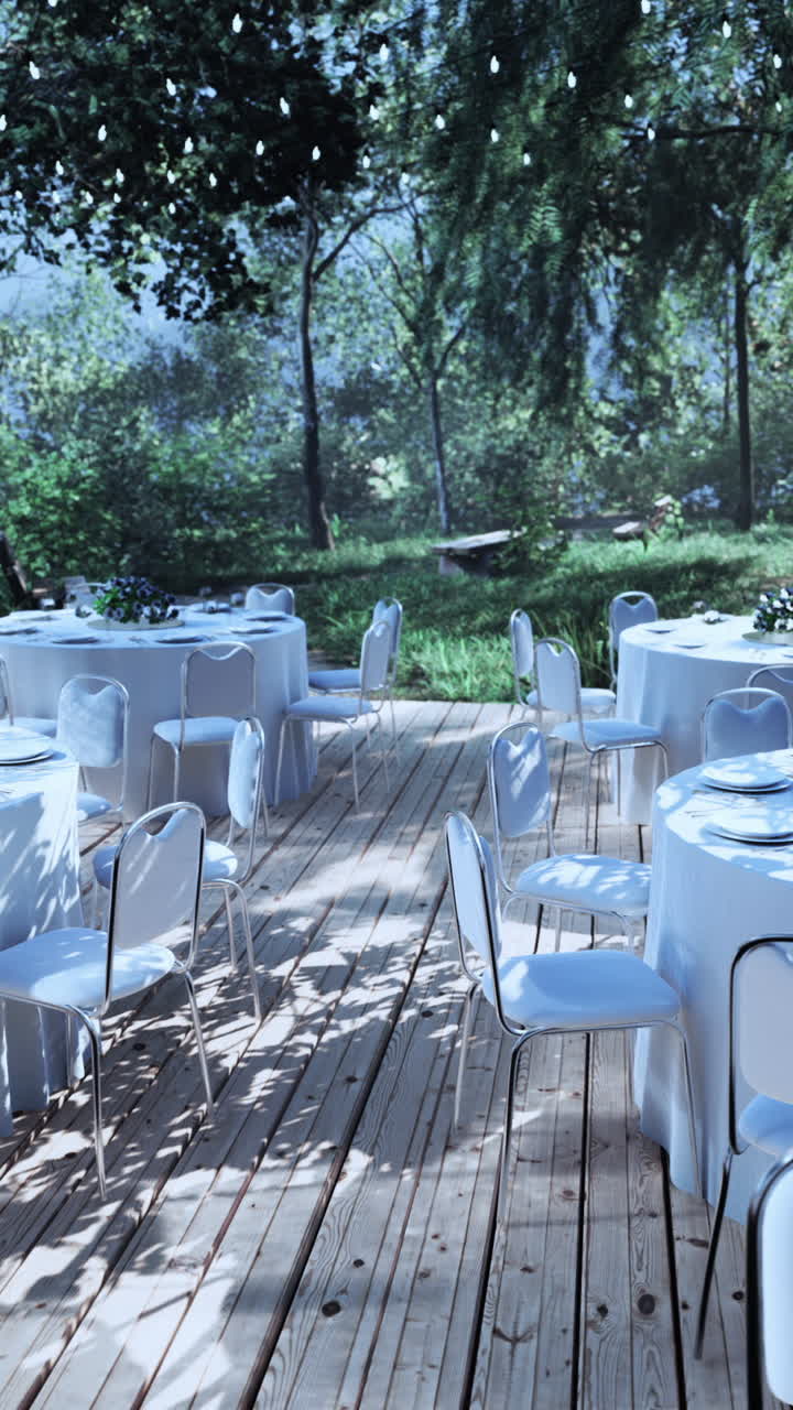 hermosa recepción de bodas al aire libre bajo los árboles