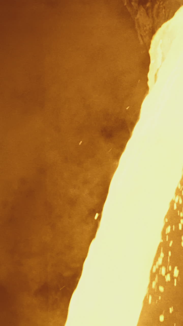 abstractas chispas de fuego doradas