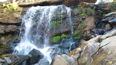 Cascada-En-El-Norte-De-Kenia