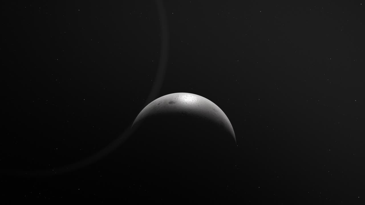 alejar la luna creciente en el cielo oscuro