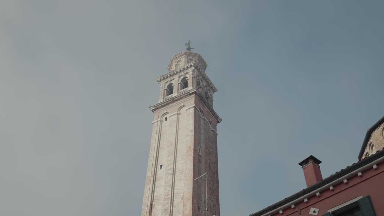 Torre di San Giorgio dei Greci vista dal Canale di Venezia, Italia