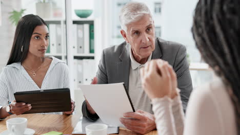 líder, conversación y proyecto con profesionales