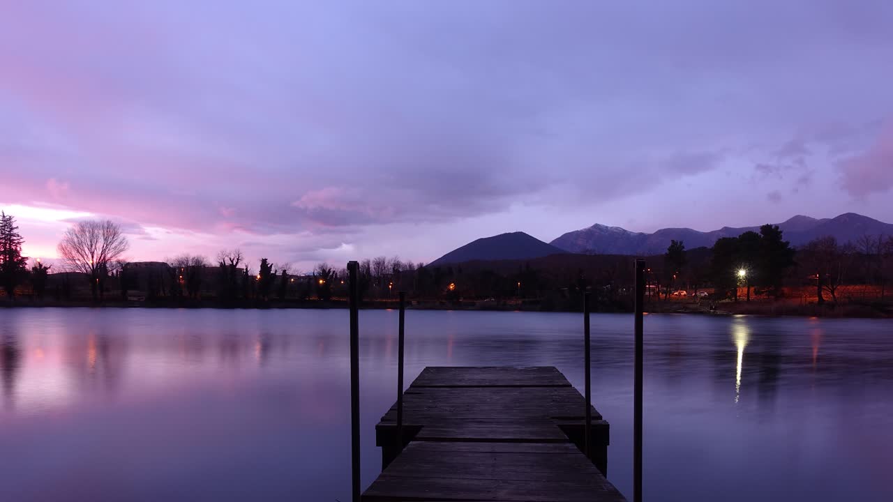 lapso de tiempo de movimiento en un día de viento al atardecer