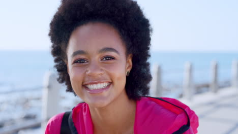 Cara,-Playa-O-Retrato-De-Una-Mujer-Negra-Feliz