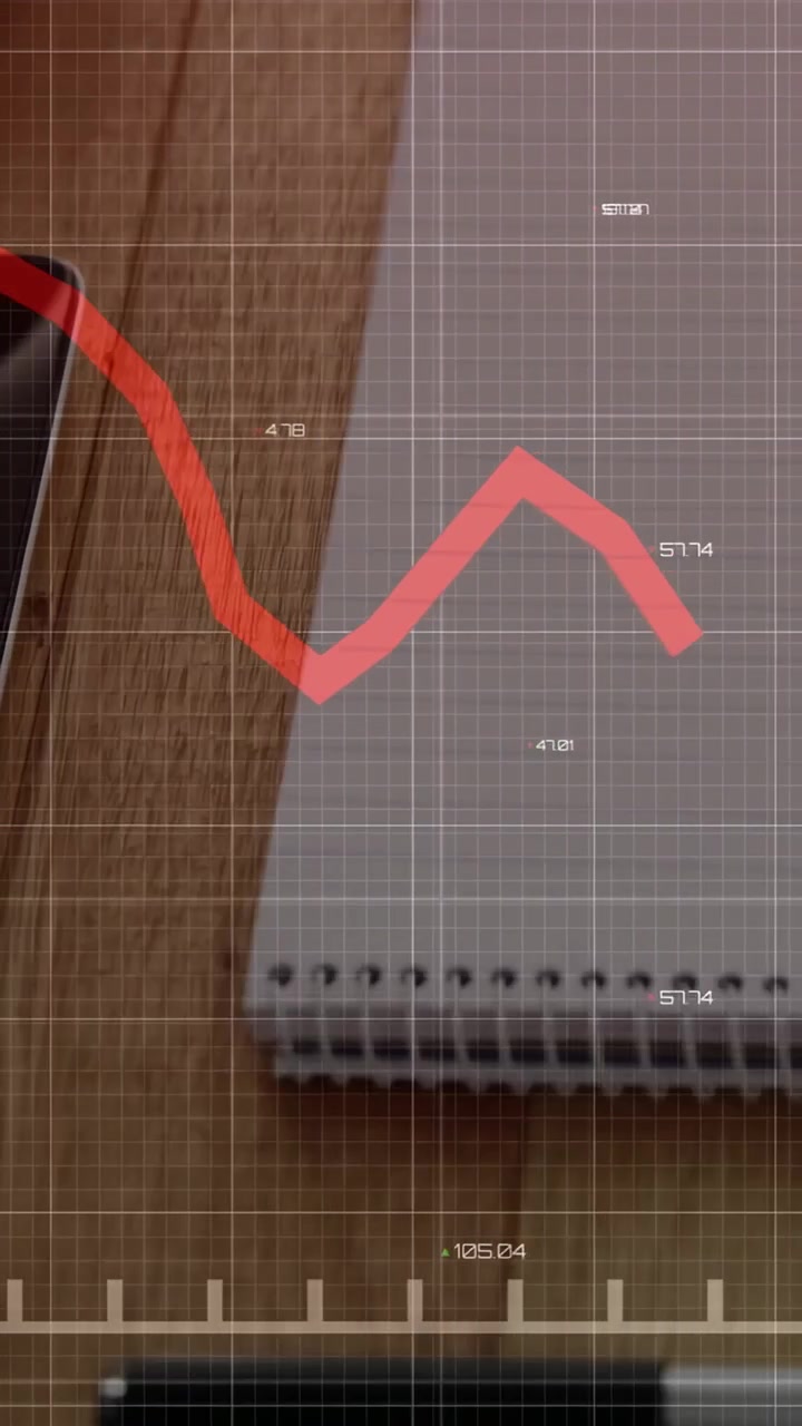 Vertical video: On start red arrow appearing left, tracing jagged path over notebook, showing trend